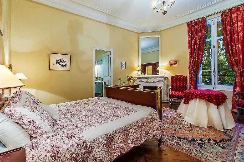 랑벡 Chateau De Valmousse B&B