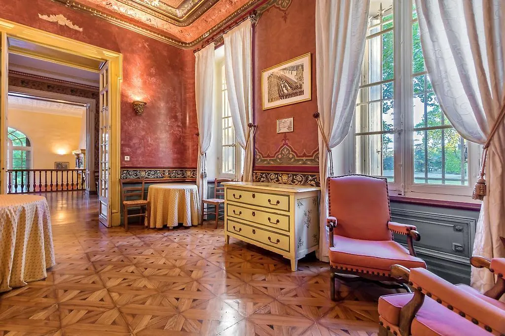 Chateau De Valmousse Bed and Breakfast Lambesc Francia